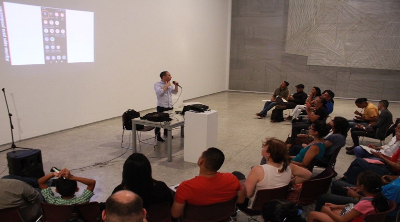 Taller Producción Audiovisual con Dispositivos Móviles invitó a los participantes a convertirse en productores de contenido