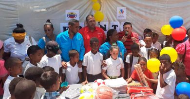Escuelas del municipio Eulalia Buroz en Miranda reciben kits deportivos