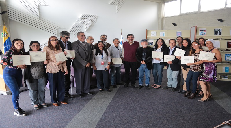 Treinta Cronistas comunitarios culminan estudios de Posgrado