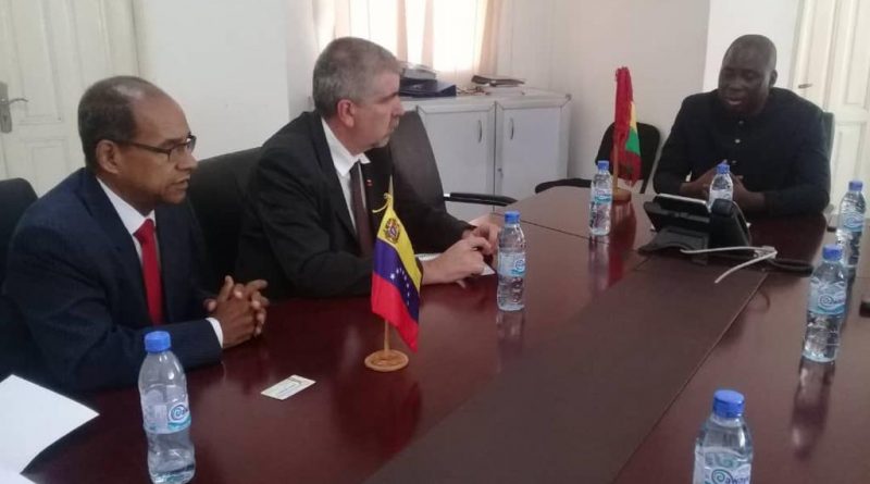 Venezuela fortalece lazos de cooperación con Guinea