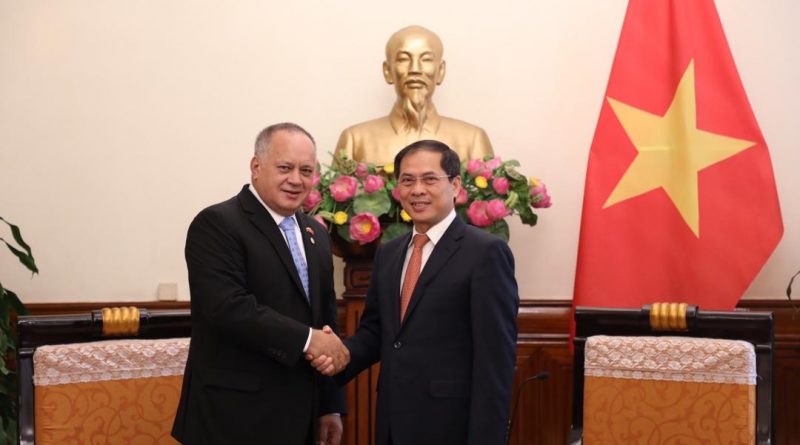 Visita a Vietnam apuesta por retomar acuerdos de explotación conjunta de petróleo