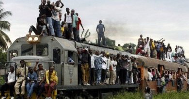 Descarrilamiento de tren en República Democrática del Congo deja 50 muertos
