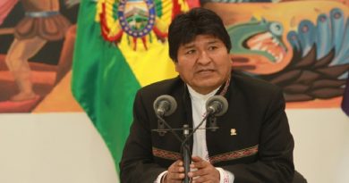 Presidente Evo Morales denuncia intento de golpe de Estado y llama al pueblo a defender la democracia de forma pacífica