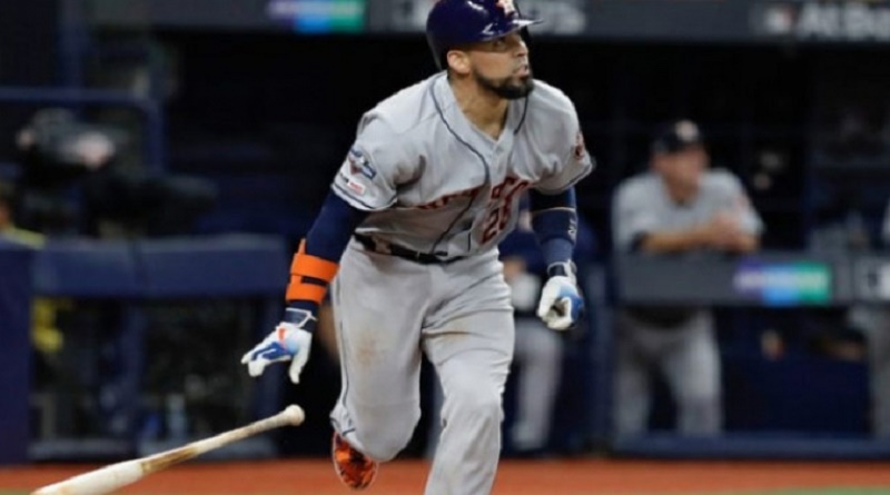 Robinson Chirinos dispara su primer vuelacerca en esta postemporada