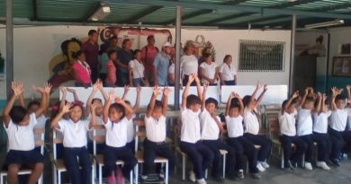 Estudiantes y docentes de escuelas de Amazonas se benefician con más de 90 pizarras acrílicas