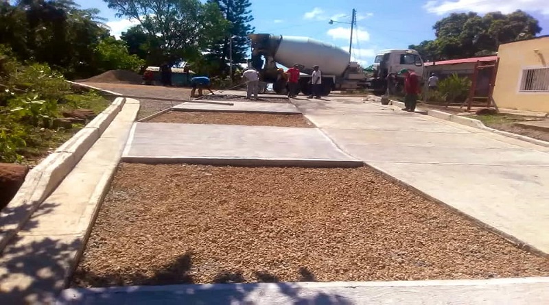 Avanza construcción de pavimento de concreto en Camatagua en Aragua