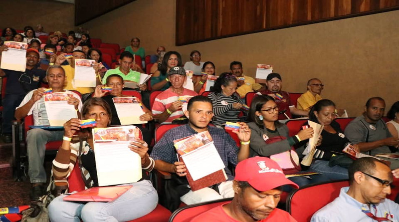 Entregan certificaciones médicas y pensiones para personas con discapacidad en  Caracas y La Guaira