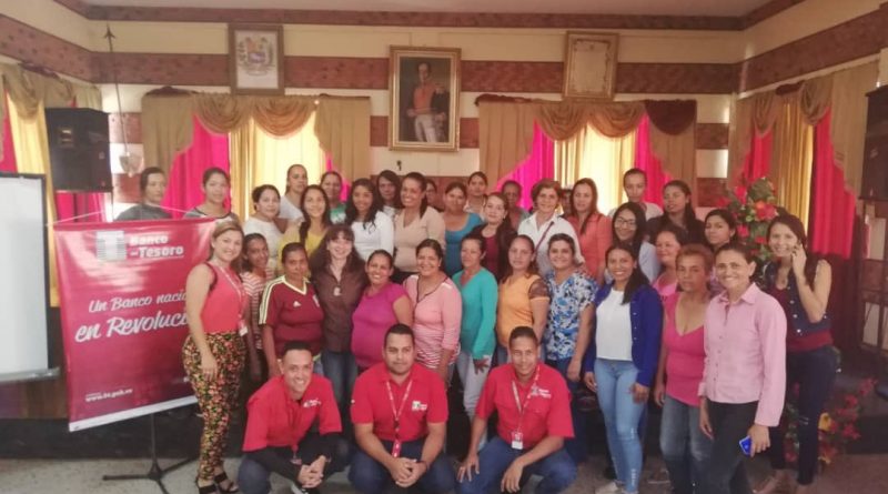 Banco del Tesoro entregó créditos a emprendedoras de Lara