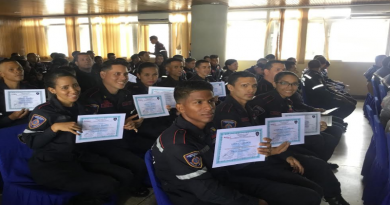 Entregan certificados Técnico en Emergencias Prehospitalarias a más de 55 funcionarios y civiles de Caracas