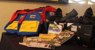 Entregan útiles escolares a 260 niños del colegio Simón Bolívar en municipio Carrizal de Miranda