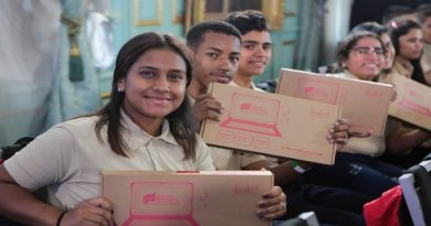 Más de 2 millones 500 mil estudiantes de bachilleratos se incorporan en nuevo año escolar
