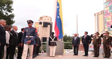 Con izada del Tricolor patrio inician actos conmemorativos de los 527 años de la Resistencia Indígena