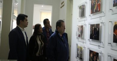 Inauguran en Beijing Muestra fotográfica que conmemora 20 años de la primera visita de Estado de Chávez a China