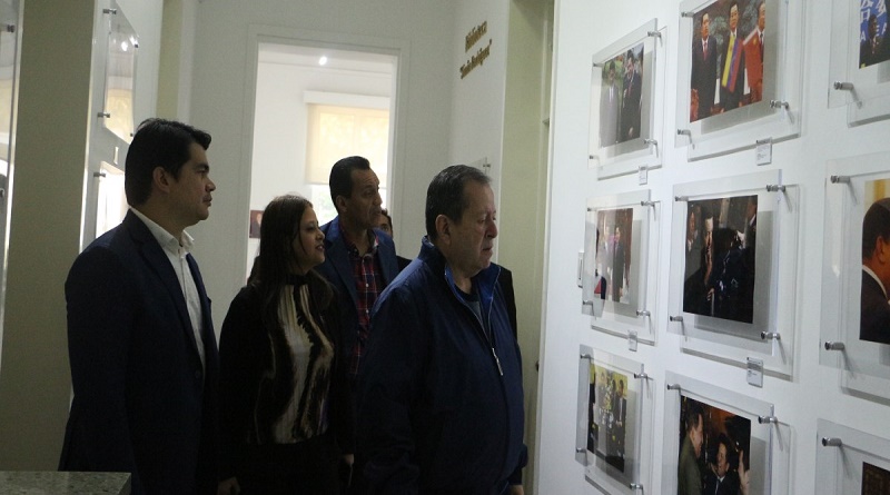 Inauguran en Beijing Muestra fotográfica que conmemora 20 años de la primera visita de Estado de Chávez a China