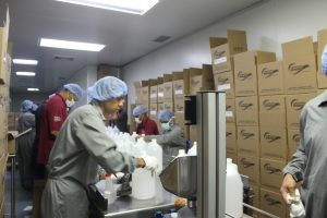 Laboratorios Miranda realizó su primera producción de alcohol antiséptico para impulsar Motor Farmacéutico