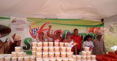 Más de 2 toneladas de alimentos fueron distribuidos en parroquia Sucre de Caracas