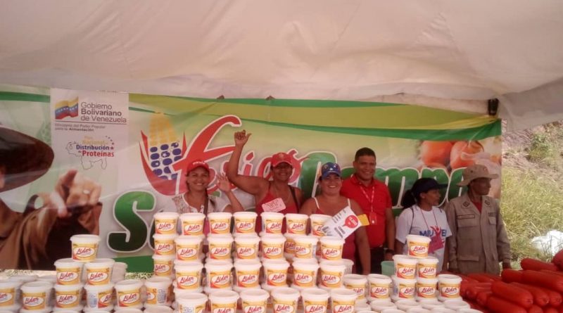 Más de 2 toneladas de alimentos fueron distribuidos en parroquia Sucre de Caracas