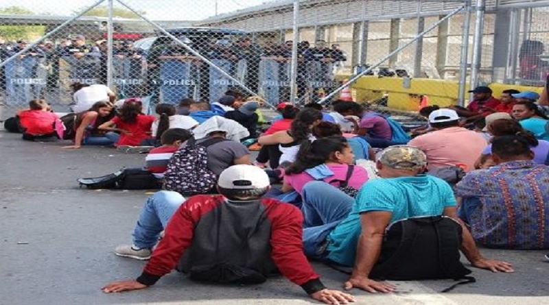 Migrantes protestaron en frontera México-EE.UU. por demora a solicitud de asilo
