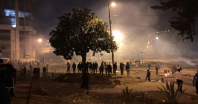 Represión policial deja varios heridos entre manifestantes en Quito