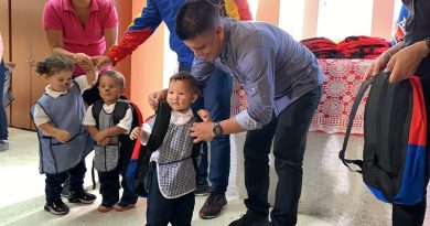 Estudiantes del Centro de Educación Inicial Bolívar Niño recibieron dotación de morrales