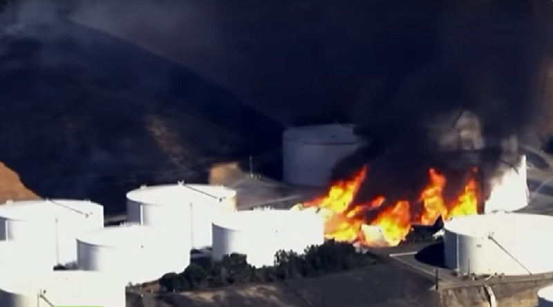 Declaran "emergencia de materiales peligrosos" tras explosiones en refinería de EE.UU.