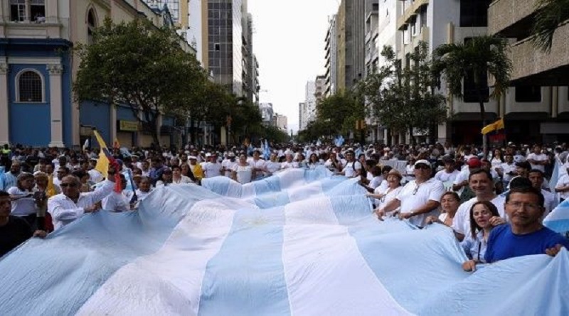 Madres de Plaza de Mayo se solidarizan con el pueblo de Ecuador