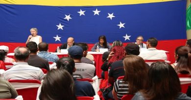 Trabajadores de Min. Comercio Nacional rechazan el fascismo y golpismo promovido por EE.UU en Bolivia y Venezuela