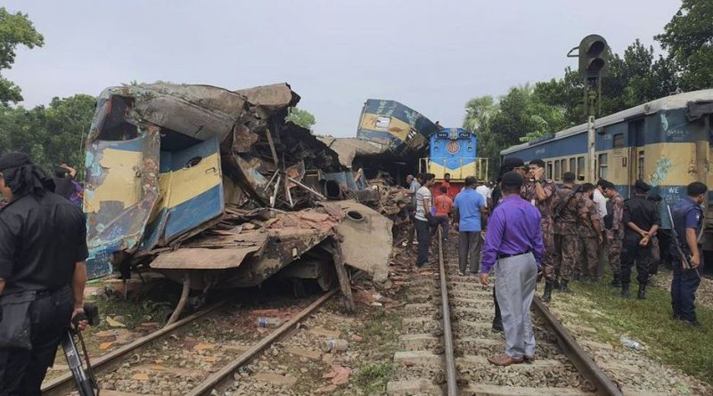 Al menos 16 fallecidos deja accidente de tren en Bangladesh