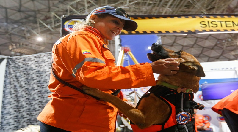 Unidad Canina de la Fuerza de Tarea Humanitaria “Simón Bolívar” deleitaron al publico de la Expocriminalistica