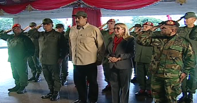 Presidente Maduro realiza viista de trabajoal Min. Defensa para articular acciones de defensa integral de la Nación