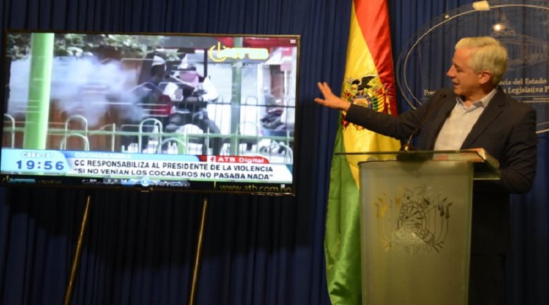 Vicepresidente de Bolivia muestra pruebas de agresiones a mujeres y niños por banda paramilitar