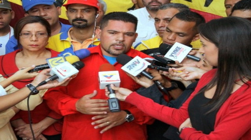 Nahúm Fernández: El pueblo de Bolivia debe restearse y recuperar el hilo constitucional