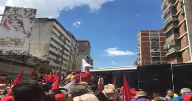 Inicia vigilia en Puente LLaguno en repudio al golpe de Estado en Bolivia