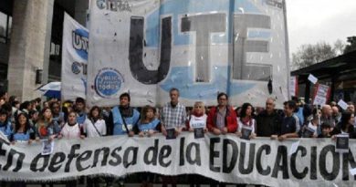 Docentes públicos argentinos continúan este miércoles paro de actividades para exigir mejoras