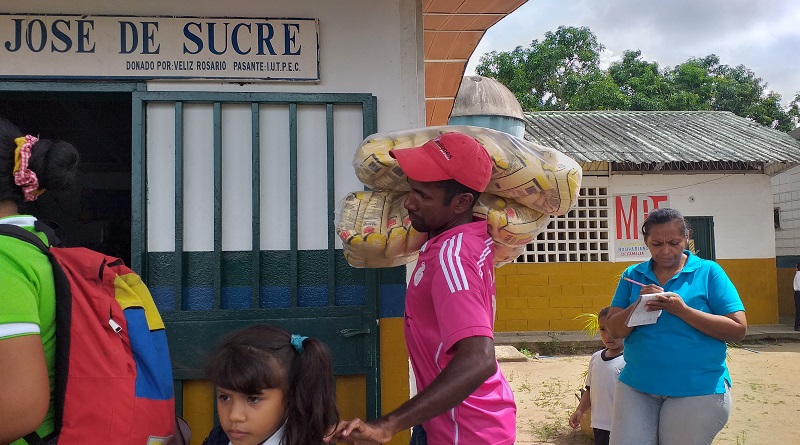 Mercal constató entrega de rubros alimenticios en planteles educativos de Bolívar