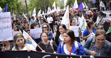 Maestros anuncian paro nacional este lunes y martes en Chile