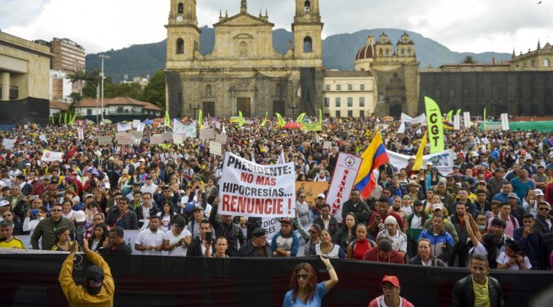 Movilizaciones del pueblo colombiano podría poner en suspenso trámite de reforma tributaria