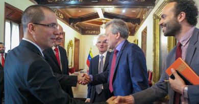 Secretario General Adjunto ONU para Asuntos Humanitarios sostiene reuniones con autoridades en Caracas (Foto @CancilleriaVEN)