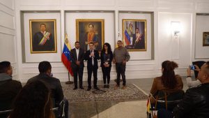 Retorno personal diplomático de Bolivia (21)