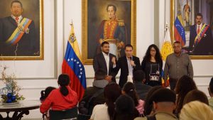 Retorno personal diplomático de Bolivia (25)
