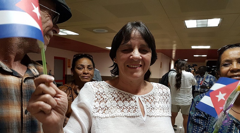 Segundo grupo de médicos procedente de Bolivia arriba a Cuba