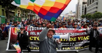 Pueblo boliviano mantiene movilizaciones y exige salida del gobierno de facto autoproclamado