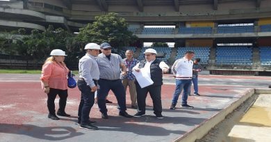 Inspeccionan trabajos de remodelación del Estadio Nacional Brígido Iriarte en parroquia El Paraíso