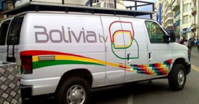 Grupos violentos opositores asedian Televisora estatal Bolivia TV