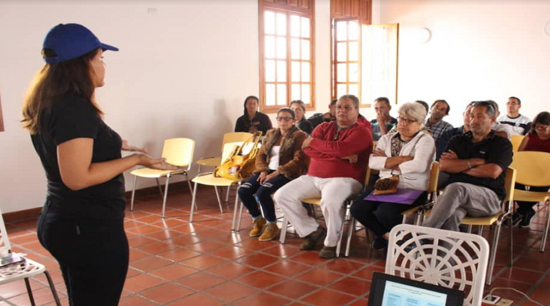 Emprendedores de Carrizal participan en charla sobre Manipulación de Alimentos en Miranda