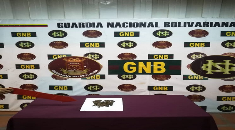 GNB captura ciudadana con envoltorio de droga en Bolívar