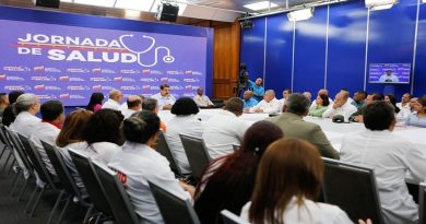 Gobierno Bolivariano inició distribución de miles de toneladas de insumos a hospitales