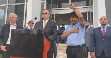 Presidente Evo Morales a su llegada a México: Mientras haya vida seguiré en la política y en la lucha