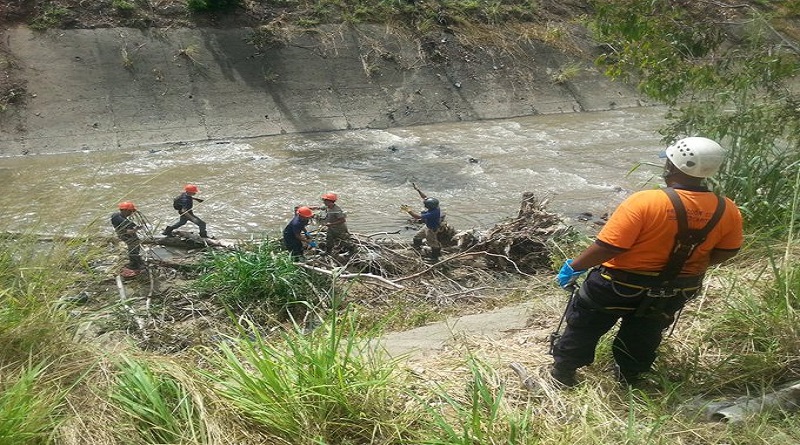 Desplegados más de 300 hombres del Sistema Nacional de Riesgo en Caracas