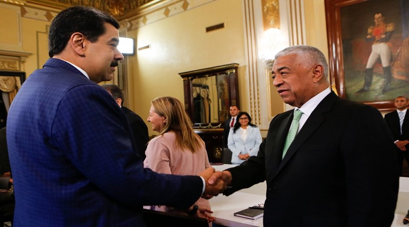 Maduro: Mesas de diálogo avanzan en la construcción de una nueva política de paz